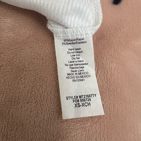 🌹NEW with tags ~Thank You Enjoy Tee size XS - Picture 4 of 8